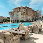 Radisson Blu & אתר נופש 5*