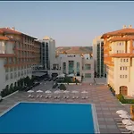 Radisson Blu & אתר נופש Çeşme