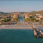 אתר נופש Radisson Blu & Çeşme