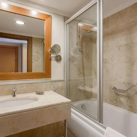 Radisson Blu & 5* Çeşme