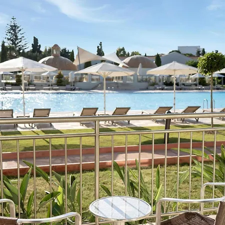 Radisson Blu & Θέρετρο Çeşme