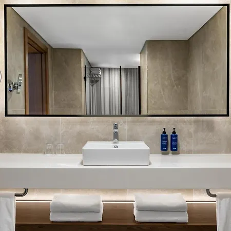Radisson Blu &