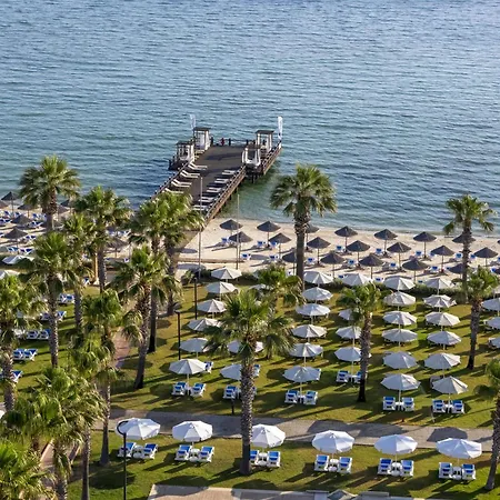 Radisson Blu & Θέρετρο 5*