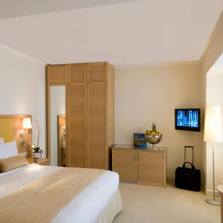 Radisson Blu & Кешме