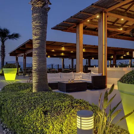 ラディソン ブルー ＆ スパ チェシメ