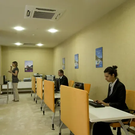 ラディソン ブルー ＆ スパ チェシメ