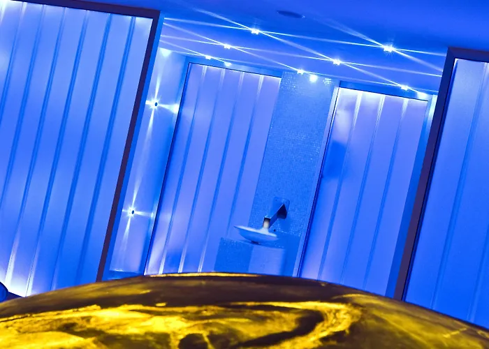 Radisson Blu &