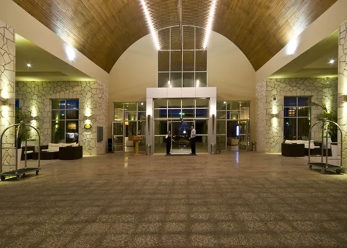 Radisson Blu & 5* Çeşme